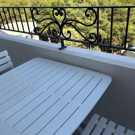 Frojd Qerret Apartment